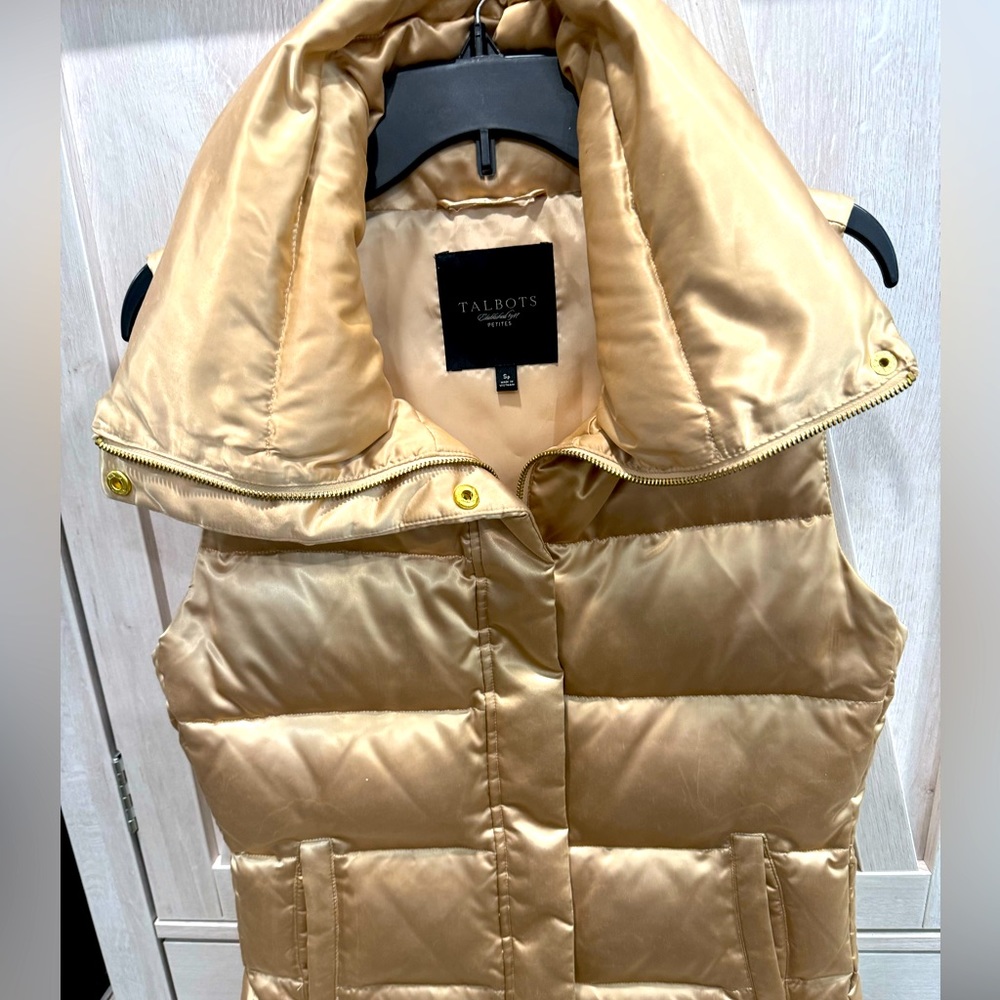 Talbots Gold Lame’ vest. GUC . Size PS. This vest is so cute.